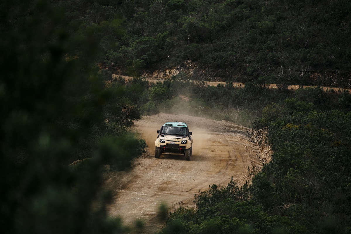Defender Rally trionfa in Portogallo con Peterhansel leader