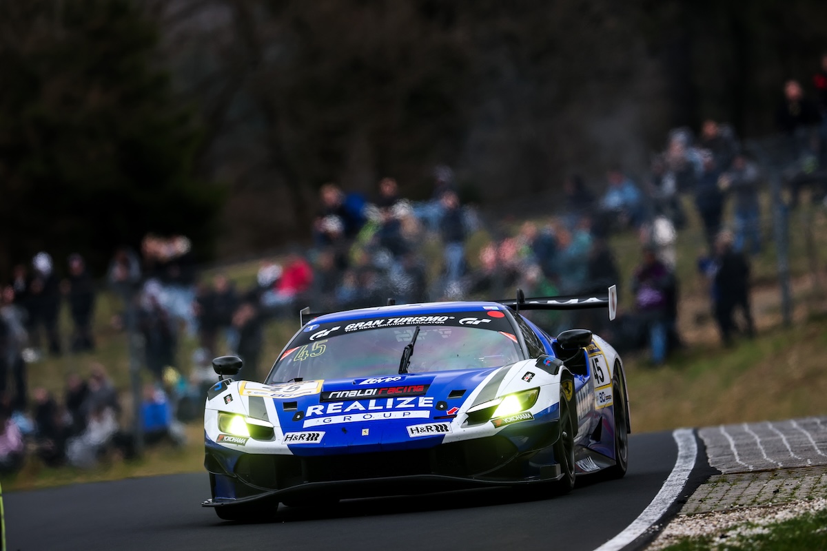 Ferrari 296 GT3 Evo quarta nella prima gara effettiva della NLS