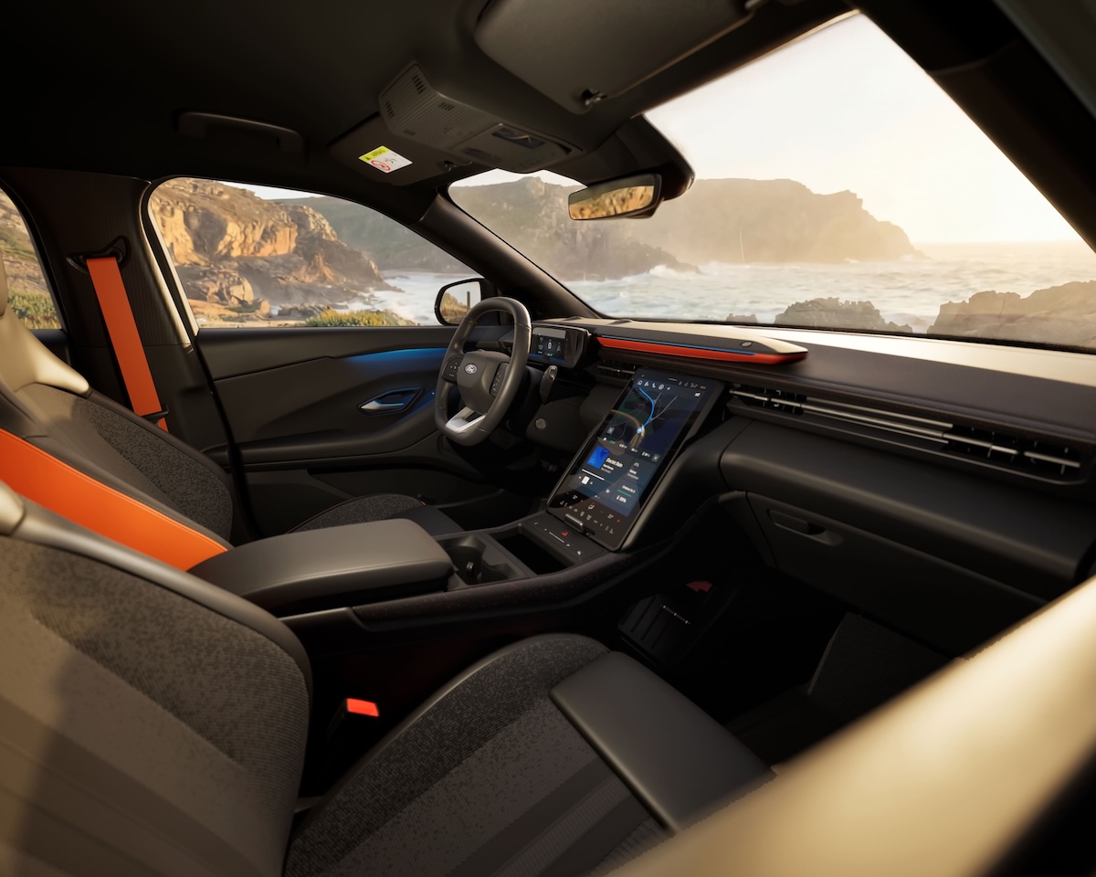 Ford rilancia Explorer: 444 km, Pro Power e nuova Collection