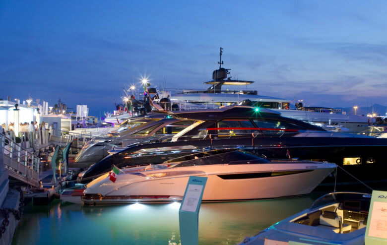 Yacht del gruppo Ferretti nel giorno del no del cda all’opa parziale di KKCG Maritime