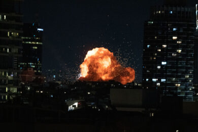 Missile iraniano colpisce la città israeliana di Dimona: il momento dell’impatto