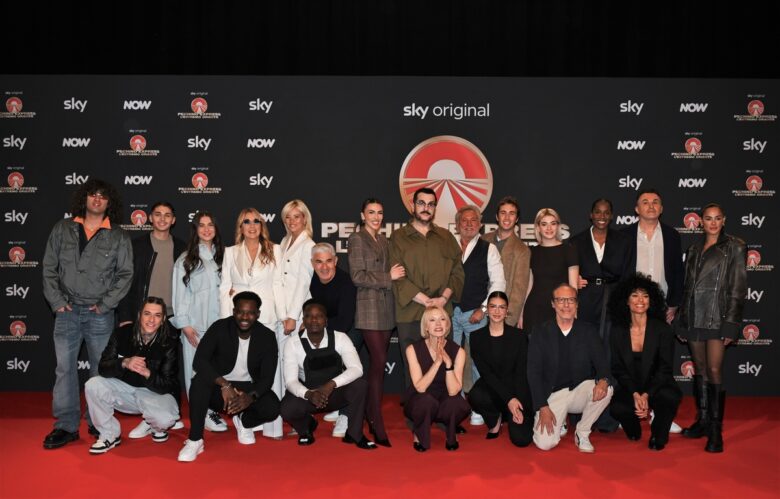 Milano, Photocall dei concorrenti della nuova edizione di Pechino Express 2026