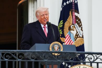 Usa, ecco cos’è il 25° emendamento: lo strumento con cui i democratici proveranno a rimuovere Trump dal potere