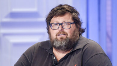 Anoressia, la battaglia di Mario Adinolfi per la figlia Clara: “Da otto mesi in una struttura, come papà credevo di farcela da solo. Ne parlo per rompere il tabù”