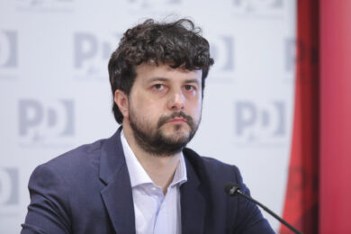 Iran, Benifei (Pd): “In politica estera linea del governo Meloni poco chiara. L’Italia torni a essere un ponte diplomatico con il Medio Oriente”