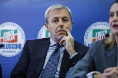 Nevi (FI): “Chiedere le dimissioni di Crosetto? Una vera follia. Ecco perché l’Italia non è stata avvertita dell’attacco Usa-Israele contro l’Iran”