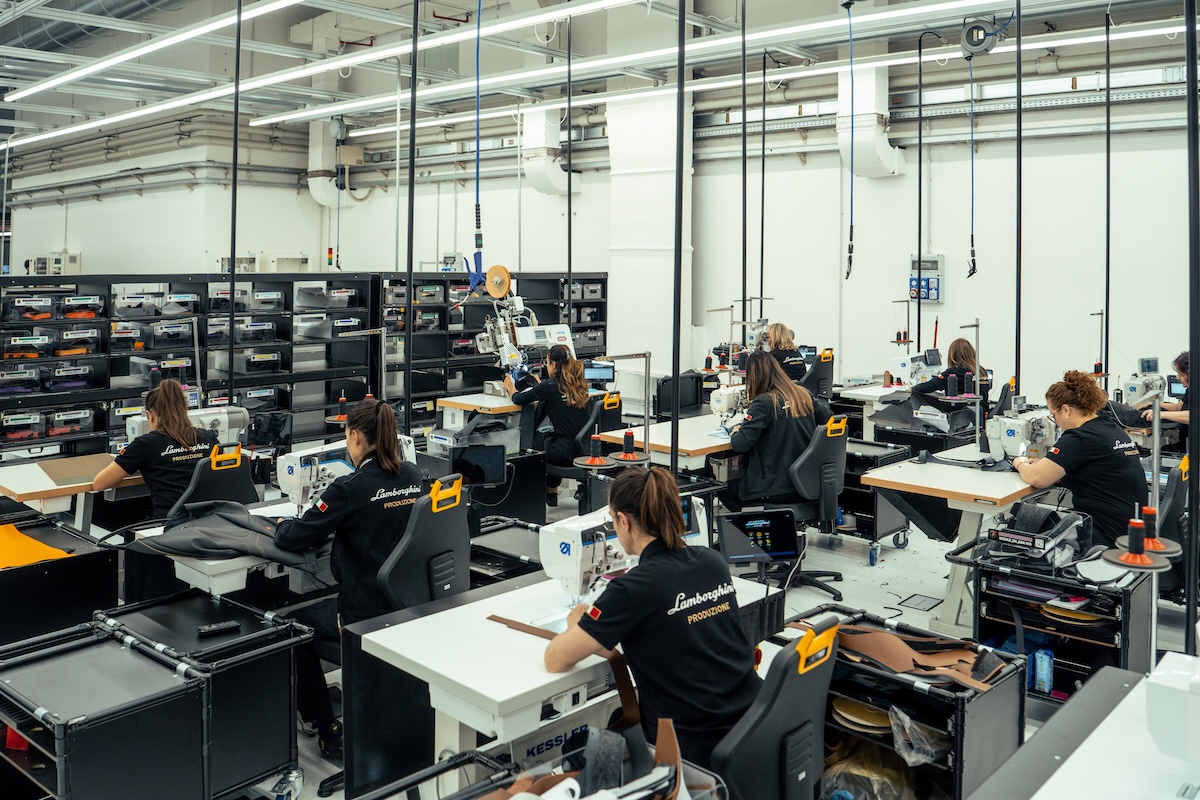 Lamborghini sceglie l’ibrido: la strategia dietro i conti del 2025 Lamborghini sceglie l’ibrido: la strategia dietro i conti del 2025