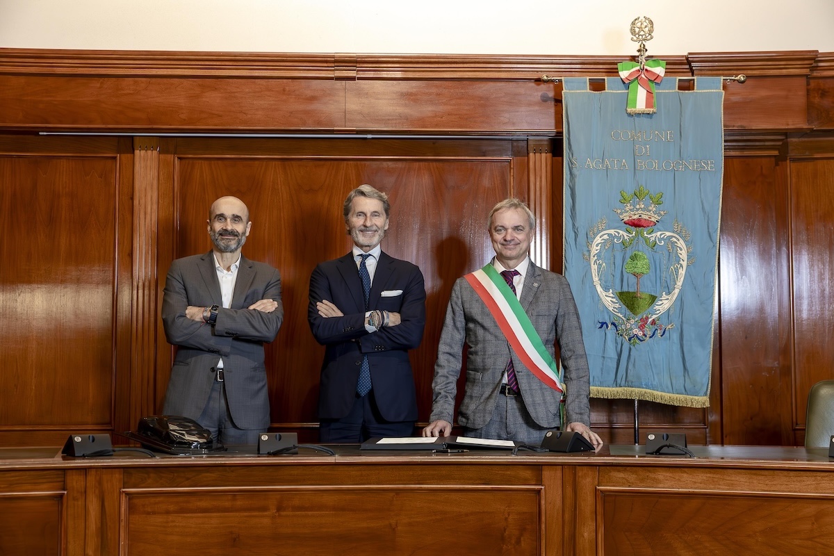 Lamborghini rinnova l’accordo con Sant’Agata: 5 progetti sociali