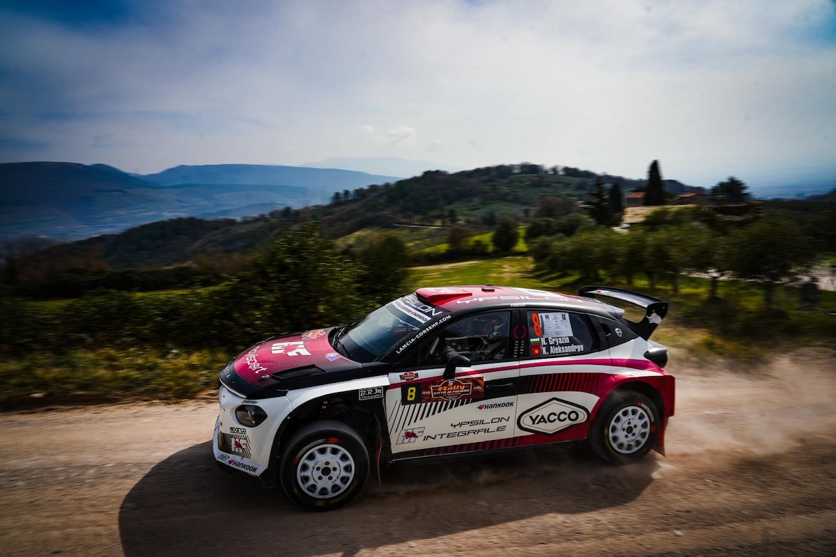 Lancia Ypsilon Rally2 HF Integrale convince anche sullo sterrato