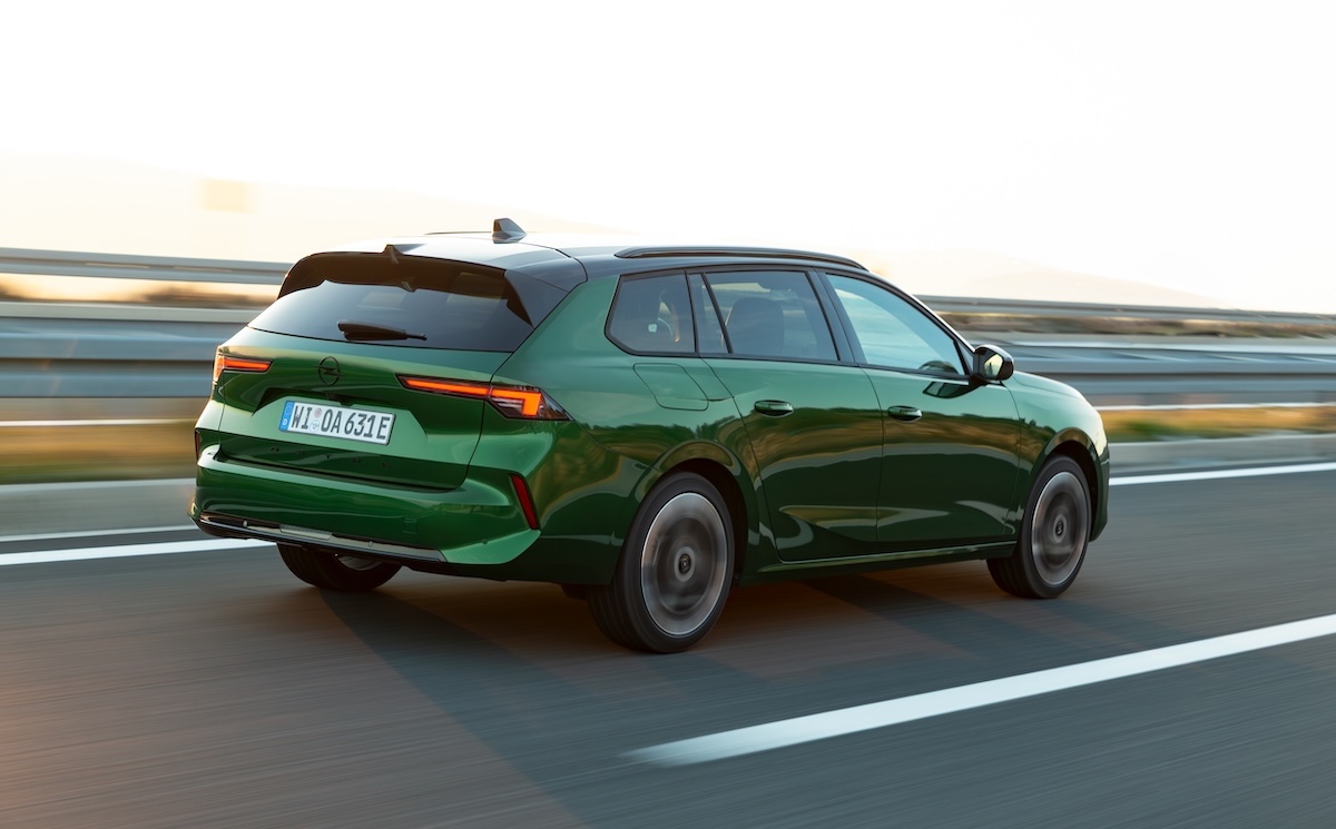 Opel Astra e Astra Sports Tourer, cambia tutto nella gamma