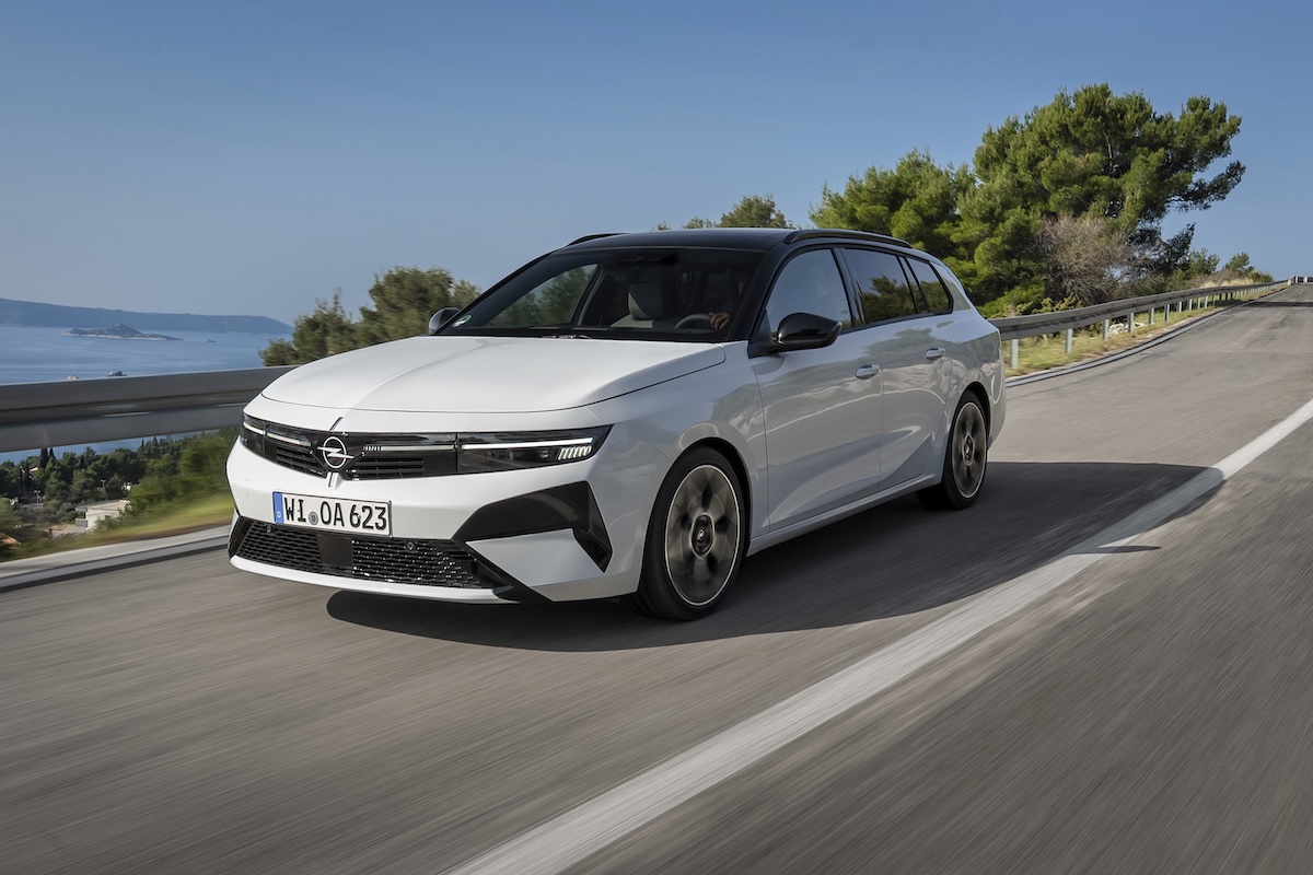 Opel Astra e Astra Sports Tourer, cambia tutto nella gamma