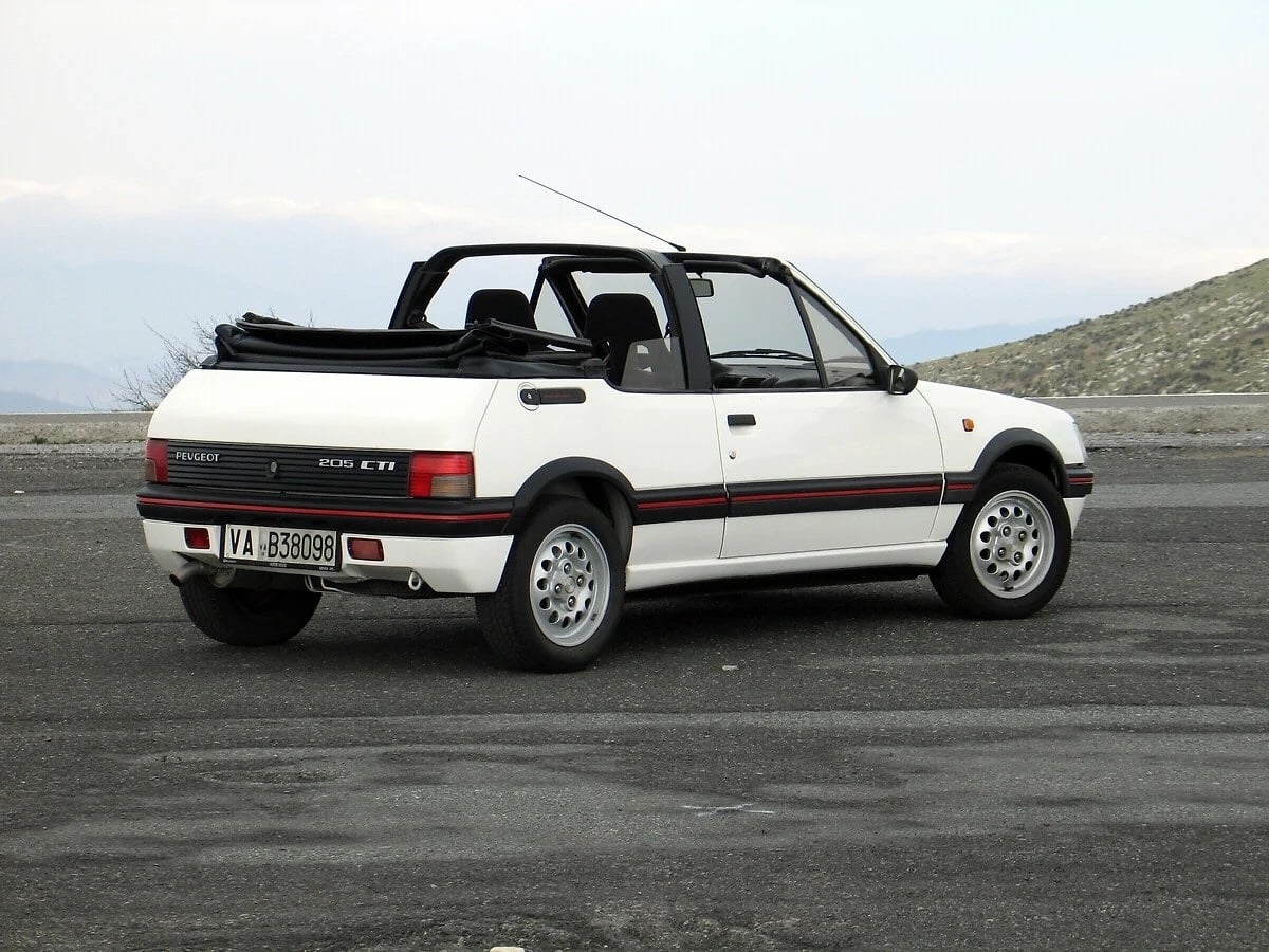 Peugeot 205 Cabriolet: perché è diventata un’icona degli anni 80