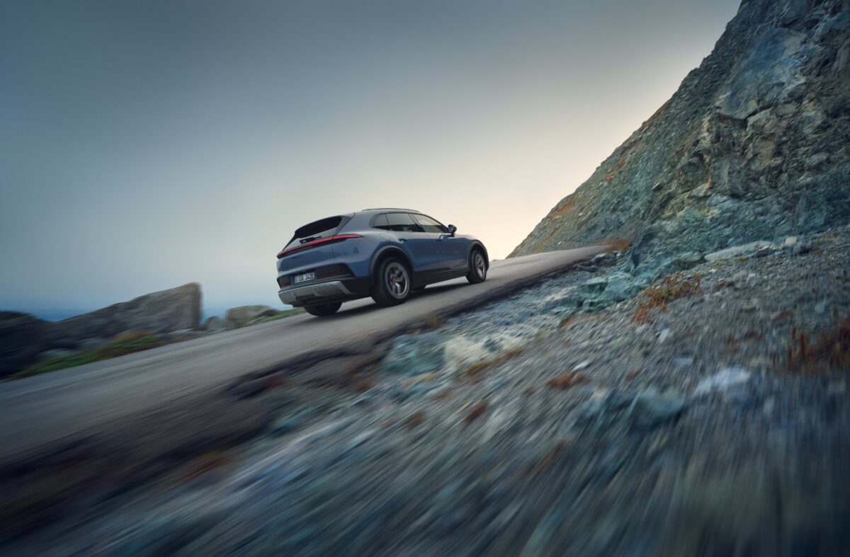 Porsche Cayenne S Electric: 666 CV, 653 km e stile più esclusivo