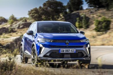 Renault Captur 2026 cambia volto e spinge sul full hybrid