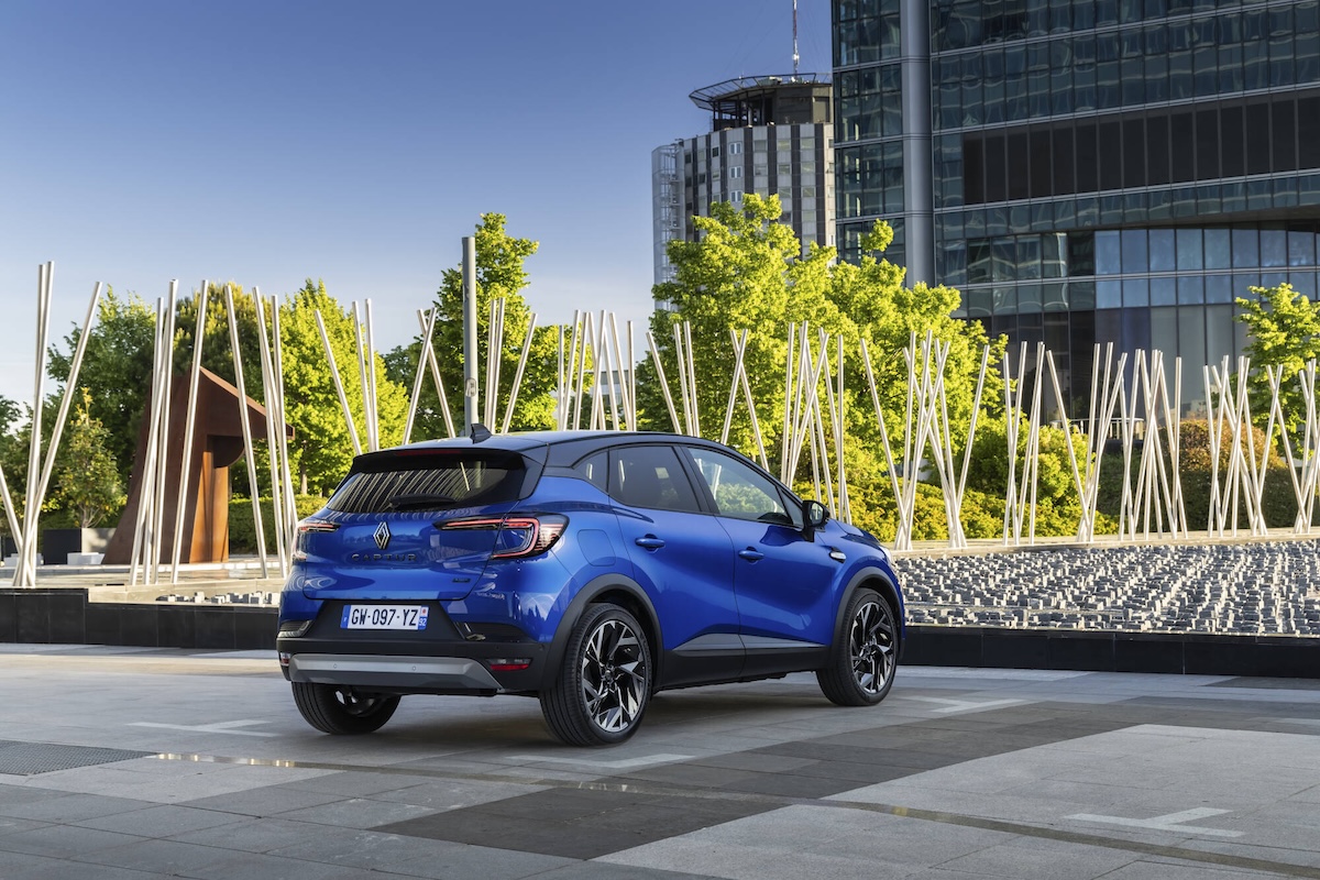 Renault Captur 2026 cambia volto e spinge sul full hybrid Renault Captur 2026 cambia volto e spinge sul full hybrid
