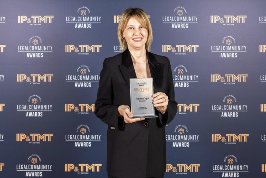 L’Avvocato Francesca Isgrò premiata da Legalcommunity come Lawyer of the Year in Telecommunications L’Avvocato Francesca Isgrò premiata da Legalcommunity come Lawyer of the Year in Telecommunications