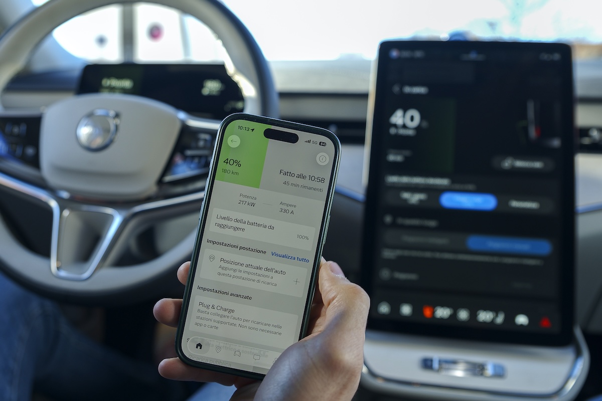 Nuova Volvo ES90, berlina elettrica premium da 700 km WLTP