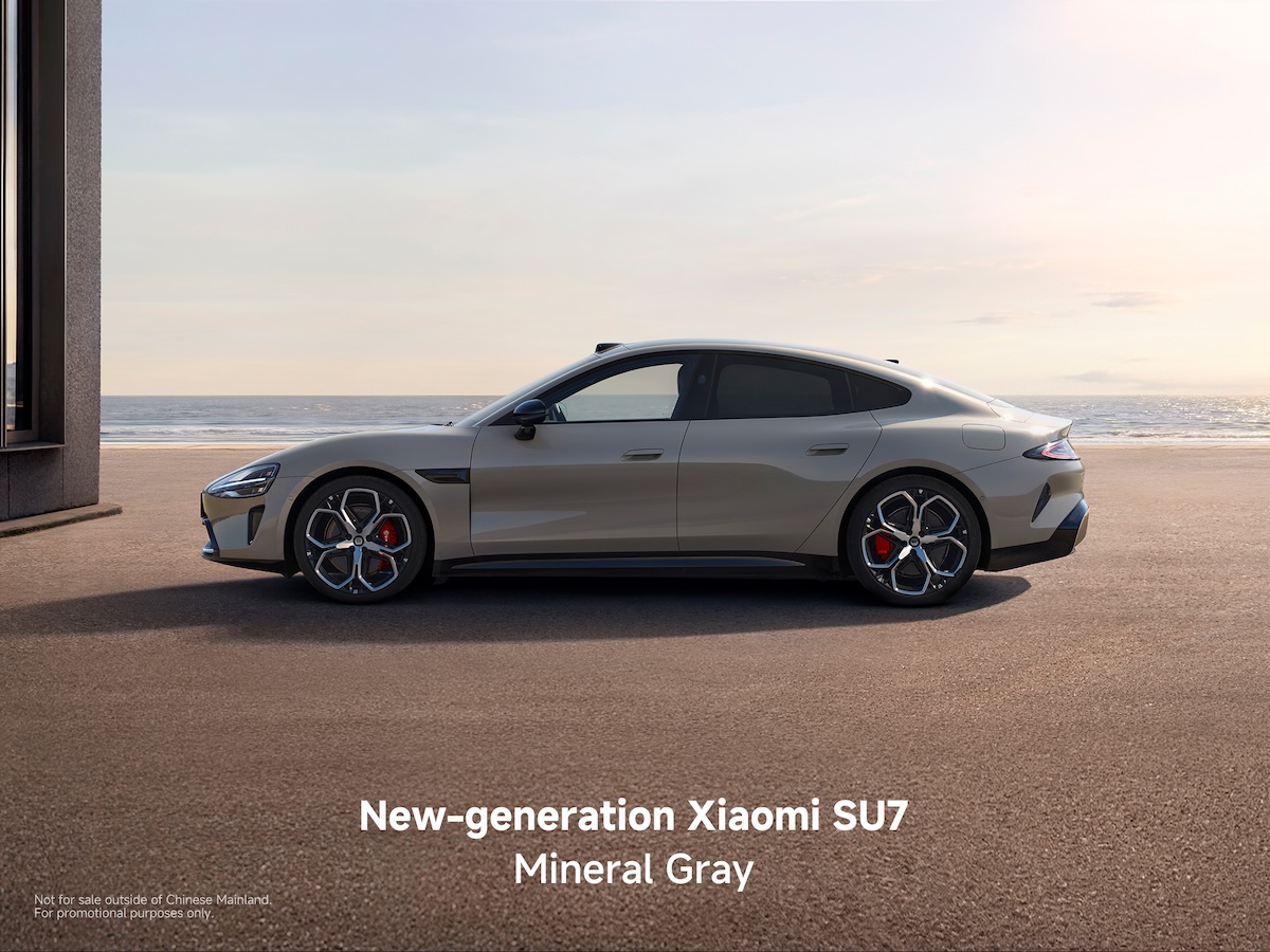 Xiaomi SU7 2026 debutta con 902 km di autonomia e più sicurezza