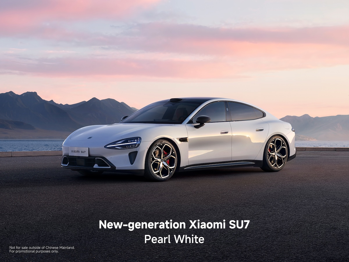 Xiaomi SU7 2026 debutta con 902 km di autonomia e più sicurezza