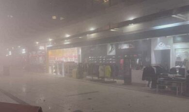 Crisi in Iran, colpito l’aeroporto internazionale di Dubai: il video dei detriti e la fuga dei passeggeri