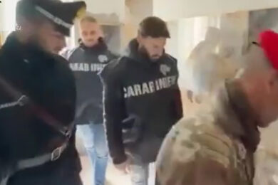 Reggio Calabria, scoperto un bunker segreto in un’abitazione. VIDEO