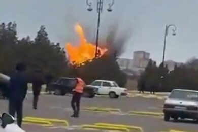 Guerra, due droni iraniani si schiantano contro l’aeroporto. Il video dell’esplosione