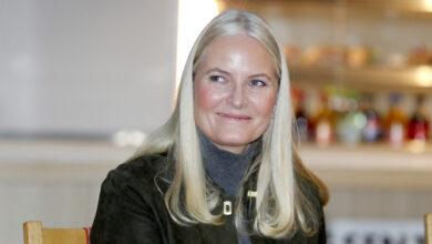 Epstein, la futura regina di Norvegia: “Manipolata e ingannata da Jeffrey”. Trono a rischio