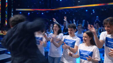 Sal Da Vinci inciampa all’Ariston durante Domenica In: il video della caduta