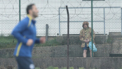 Bosnia-Italia, clima rovente: soldato italiano “pizzicato” a visionare l’allenamento degli avversari. Ma è tutto vero? Ecco cosa c’è dietro