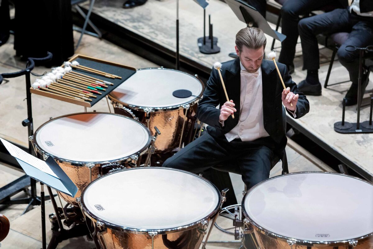 Concerto pasquale all’Auditorium: il Requiem di Brahms nella lettura rarefatta di Tjeknavorian