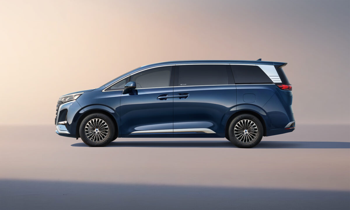 DENZA sbarca in Europa con Z9GT e D9 tra EV e super ibride