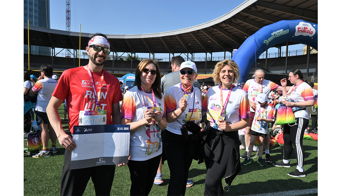 Wizz Air Milano Marathon 2026 un arcobaleno di colori su Milano