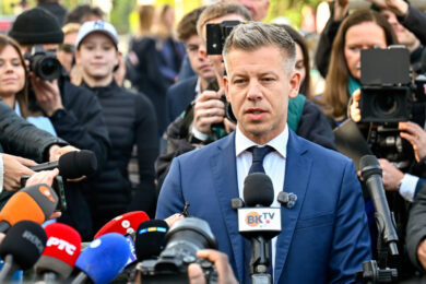 Chi è Péter Magyar, l’uomo che ha sfidato Orban dall’interno e lo ha battuto dopo 16 anni di potere