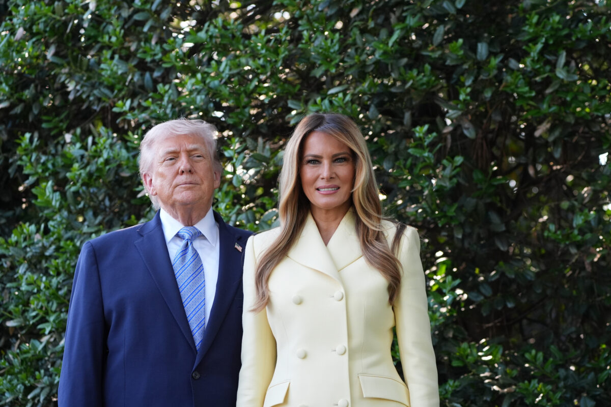 Trump accoglie re Carlo alla Casa Bianca: “Non abbiamo alleato più stretto della Gran Bretagna”