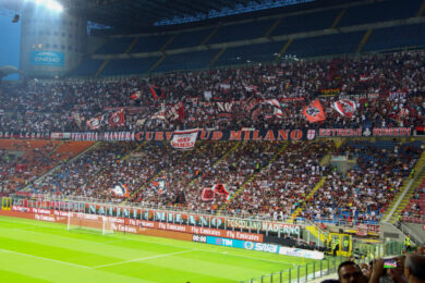 Tifo infuocato e stadi pieni: quali sono i club con più spettatori in Europa? Milan e Inter tra i top, la Roma tiene. La classifica