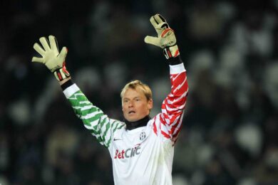 Lutto nel mondo del calcio, addio ad Alex Manninger: morto a 48 anni in un incidente. Giocò con Juve, Siena e Torino