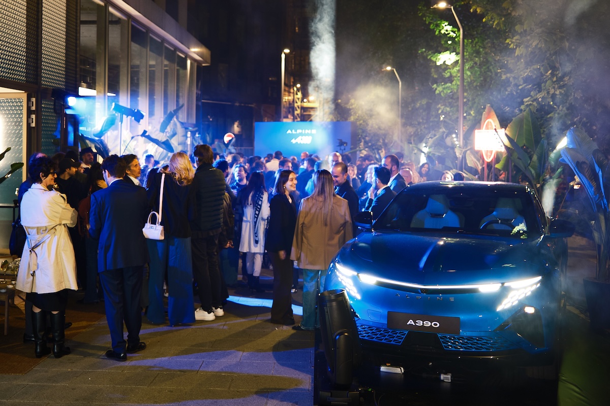 Milano Design Week, Alpine porta la A390 in anteprima italiana