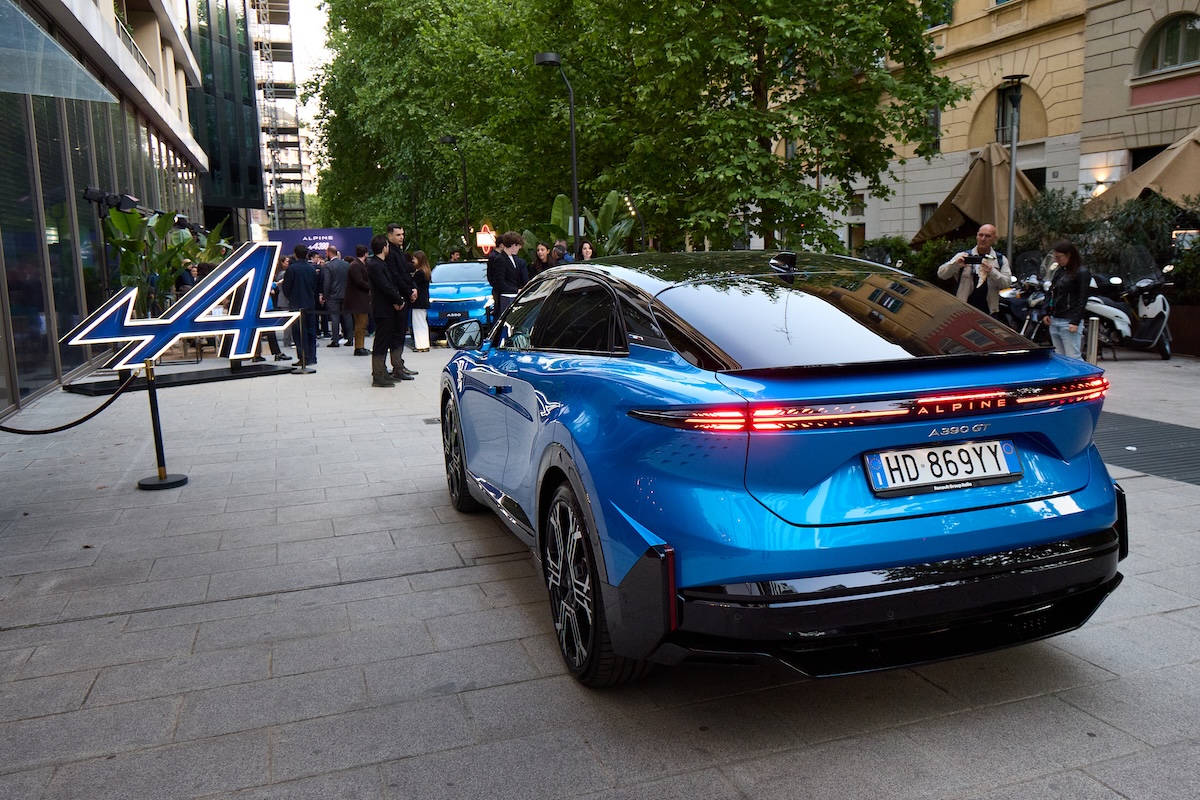 Milano Design Week, Alpine porta la A390 in anteprima italiana
