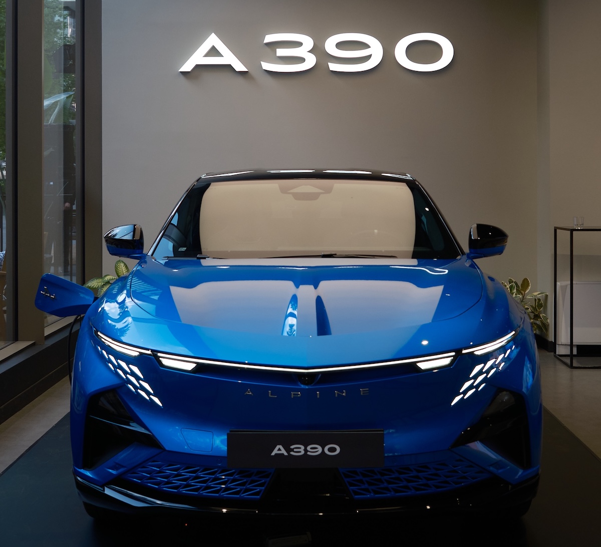 Milano Design Week, Alpine porta la A390 in anteprima italiana