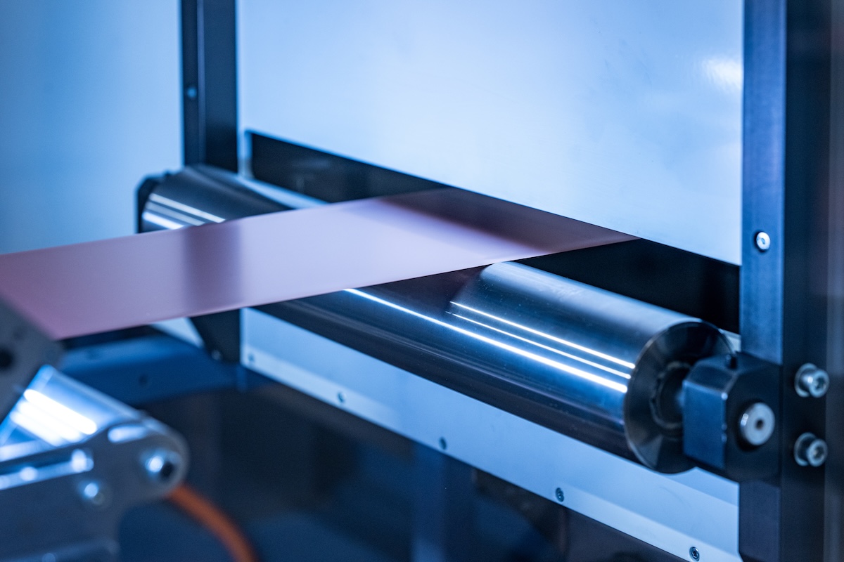 BMW usa l’IA sulle batterie: tagliati tempi e materiali