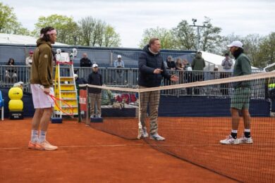 Darderi sfida il gelo a Monaco: in campo con scaldacollo e maniche lunghe