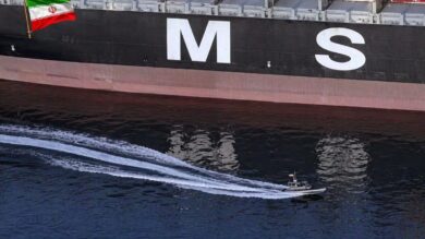 Iran, uomini mascherati a bordo dell’Msc sequestrata nello stretto di Hormuz. VIDEO