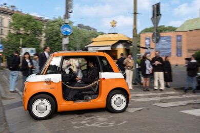 FIAT-Wallpaper*, a Milano la Topolino diventa guida urbana