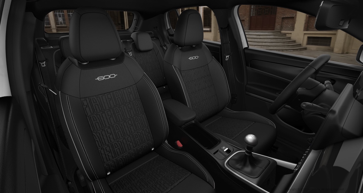 Fiat 600 torna anche a benzina: cosa cambia davvero in gamma