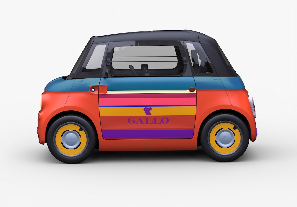 Topolino Corallo alla Design Week: la city car diventa oggetto pop Topolino Corallo alla Design Week: la city car diventa oggetto pop