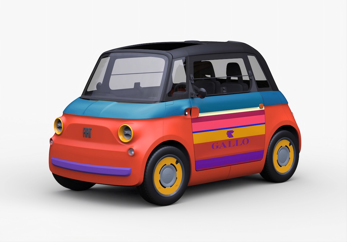 Topolino Corallo alla Design Week: la city car diventa oggetto pop Topolino Corallo alla Design Week: la city car diventa oggetto pop