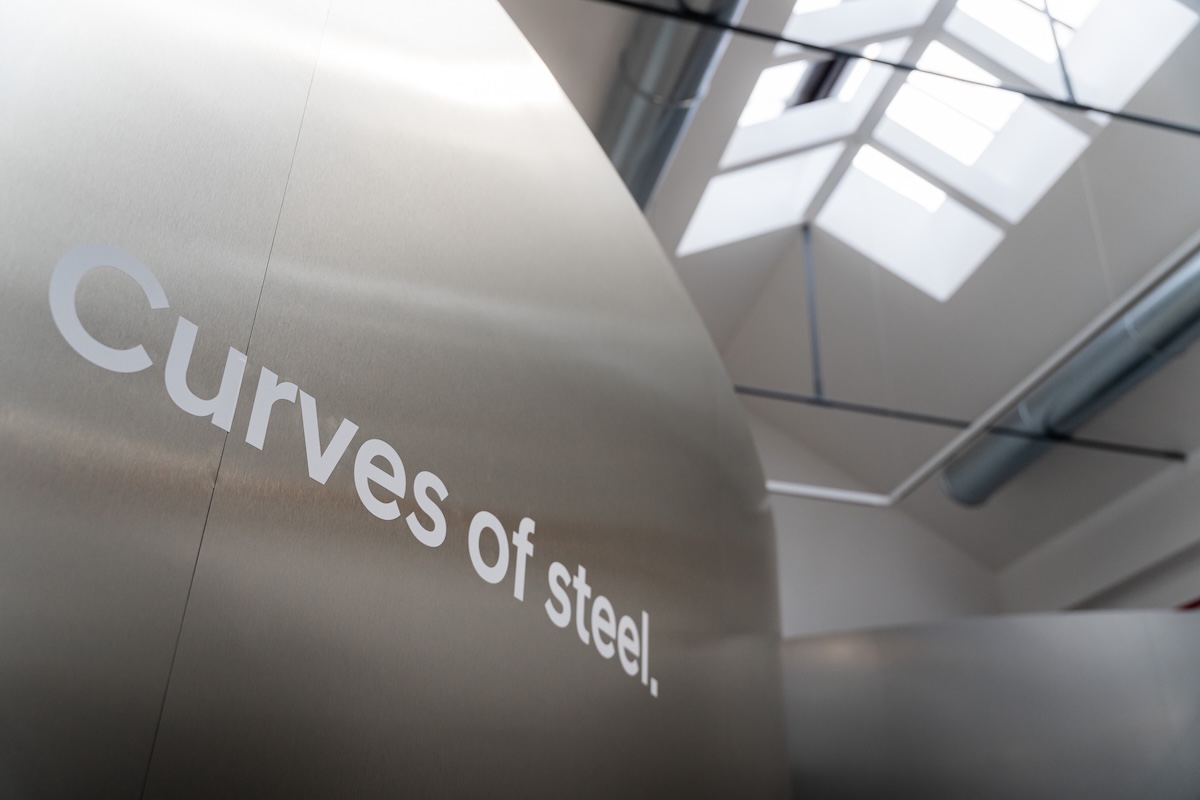 Hyundai porta IONIQ 3 alla Design Week e cambia linguaggio