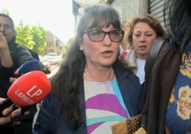 Garlasco, la madre di Sempio in lacrime: “Con quello scontrino ho rovinato la vita ad Andrea”