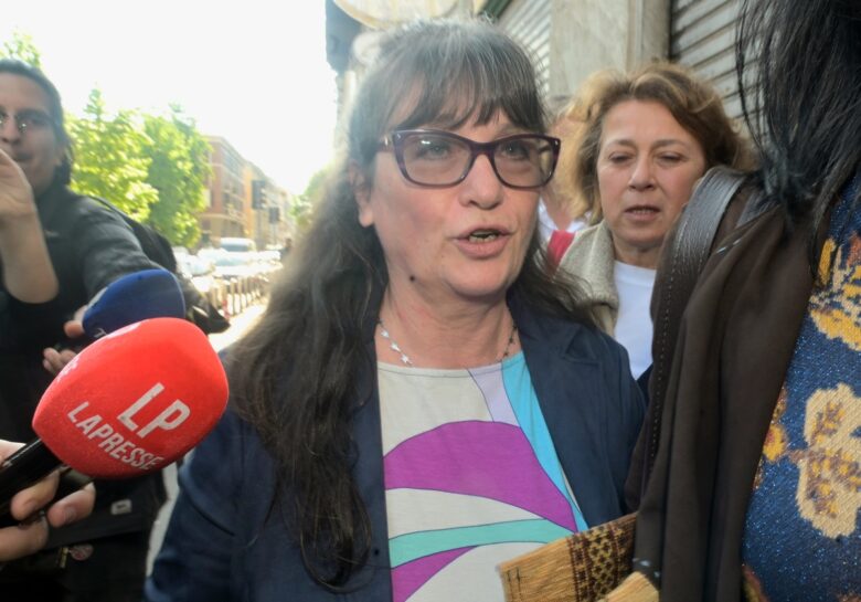 Garlasco, la madre di Sempio in lacrime: “Con quello scontrino ho rovinato la vita ad Andrea”