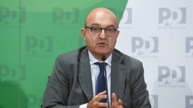 Patto di stabilità, Misiani (Pd): “Meloni vuole sospenderlo per aiutare famiglie e imprese, ma crea deficit per finanziare la spesa militare”